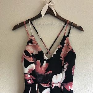 •NWOT• Floral strap detail dress